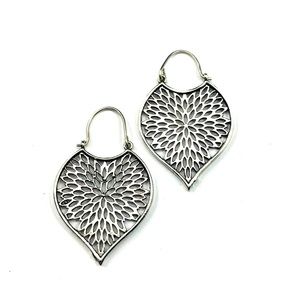 Silver Tone Leaf Teardrop Earrings Boho Chic